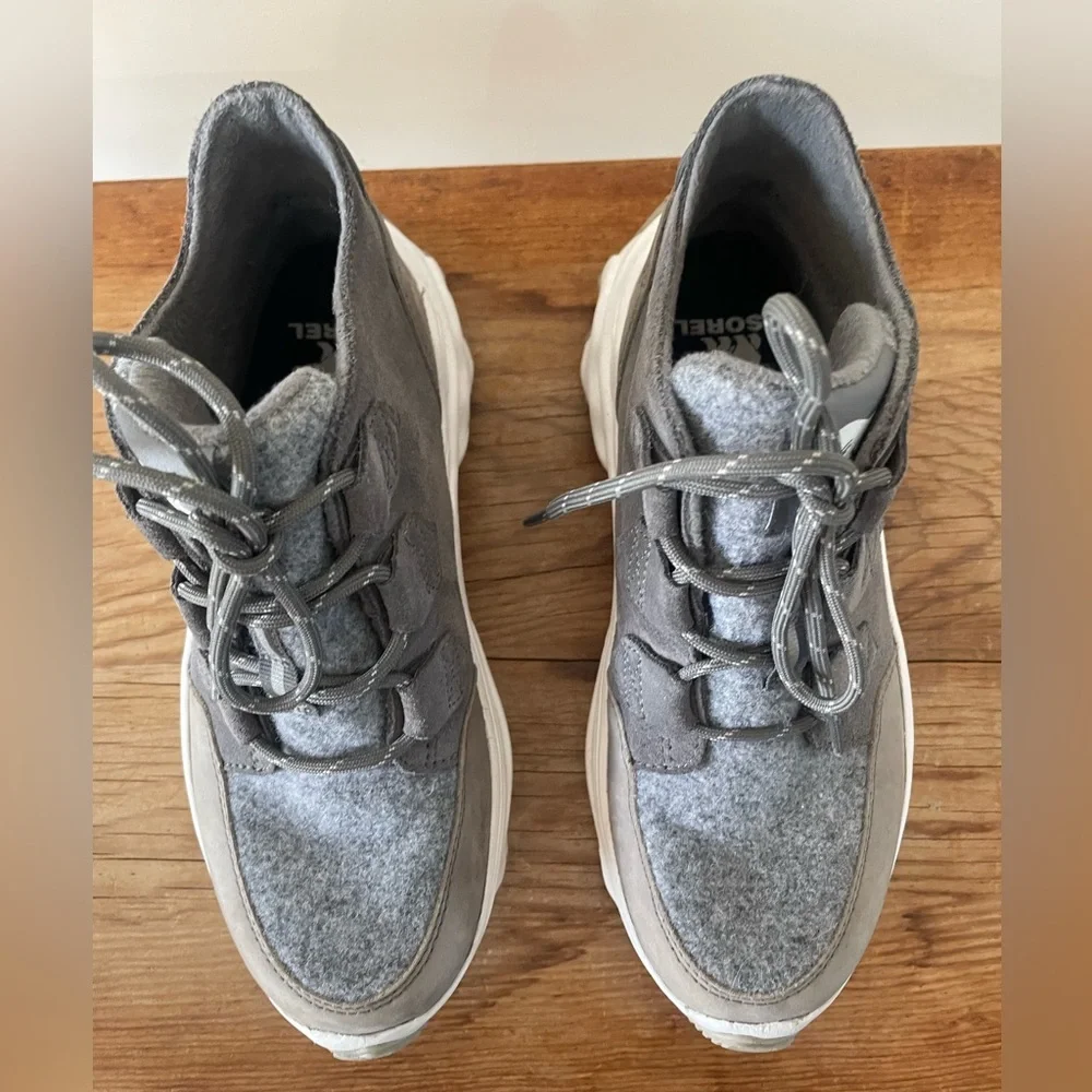 Sorel Kinetic Breakthru Caribou Sneaker Boots Grey Lace Up Winter Women's Sz 7